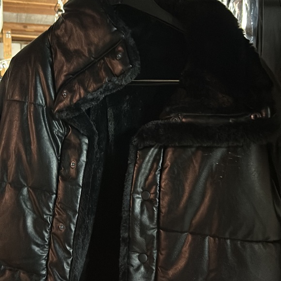 NWOT BLACK over sized puffer jacket! - Picture 2 of 5